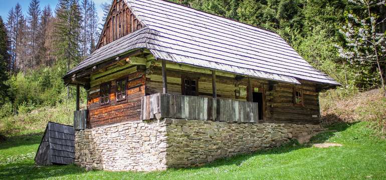 Skanzen Vychylovka je ako múzeum pod holým nebom