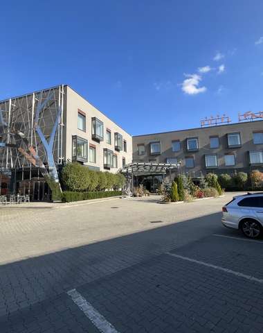 Hotel Lenart**** ponúka zdarma aj parkovanie na monitorovanom parkovisku