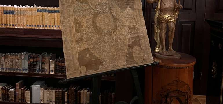 Zámek Château Appony**** proslavila historická knihovna plná vzácných děl