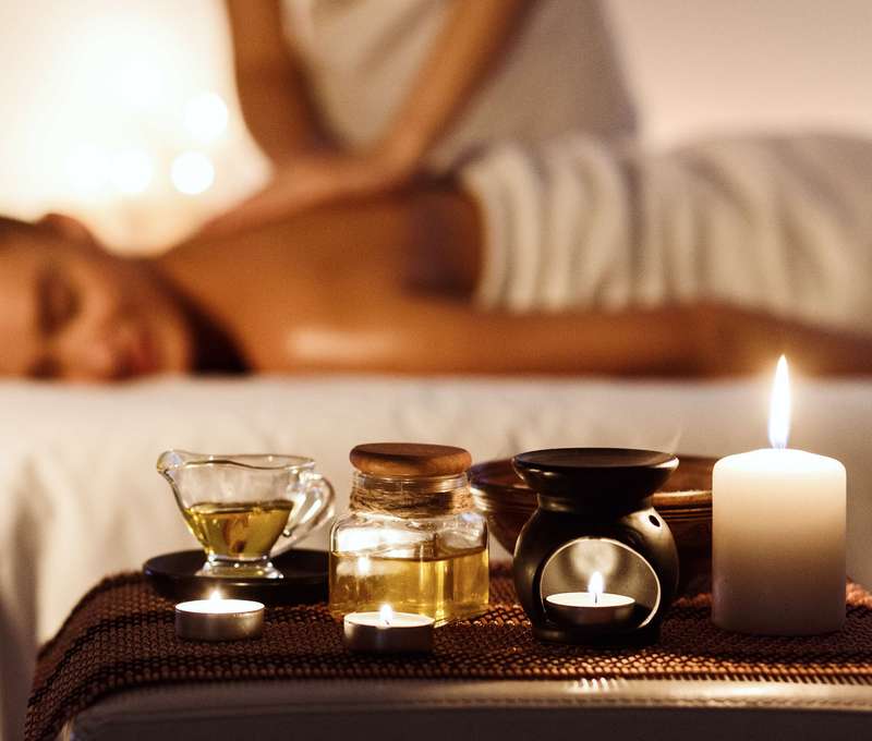 Perfektný relax spojený s masážou a ručne vyrábanými aróma olejmi 