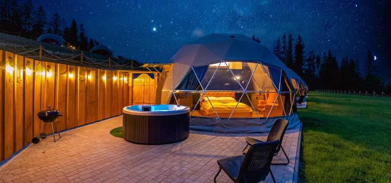 Diamond Glamp s privatnou vonkajšou vírivkou a raňajkami