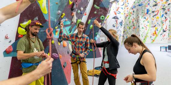 Kurz lezenia a istenia pre začiatočníkov na Lezeckej stene K2 – Bratislava/Bratislava – Ružinov