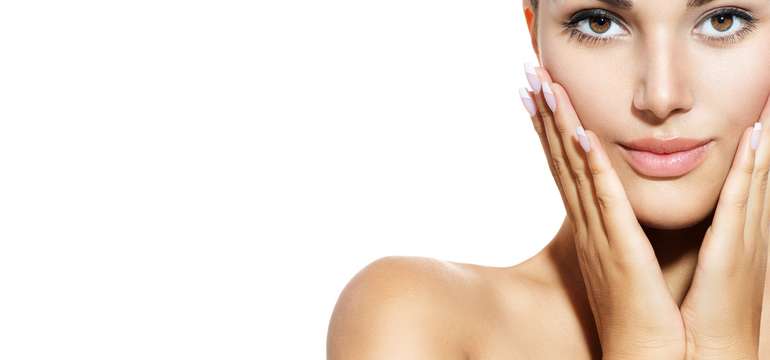 Stop vráskam - aplikácia účinnej látky špecialistkou na estetickú dermatológiu