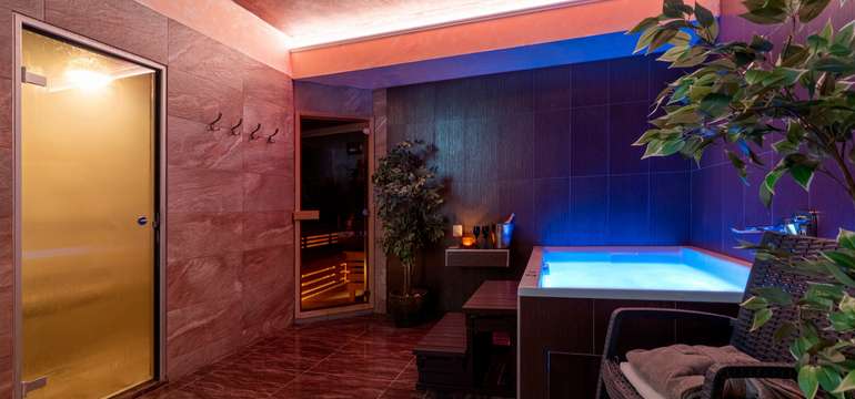 Privátne wellness so sviečkami a sektom v PREMIUM**** business hotel
