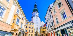 Prehliadka Bratislavy so súkromným sprievodcom‎