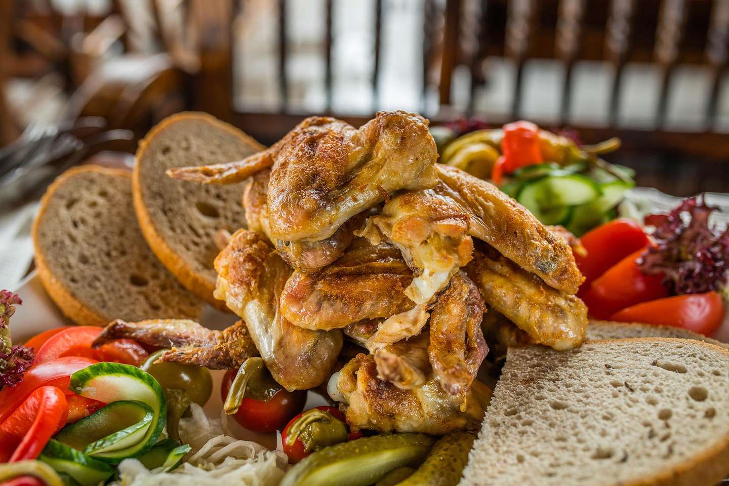 Kilo grilovaných rebierok alebo krídeliek pri Draždiaku