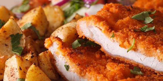 Veľká kuracia alebo rezňová misa pre 6 až 8 osôb v hoteli Divoká Voda v Čunove - platí aj na TAKE AWAY/Bratislava – Čunovo