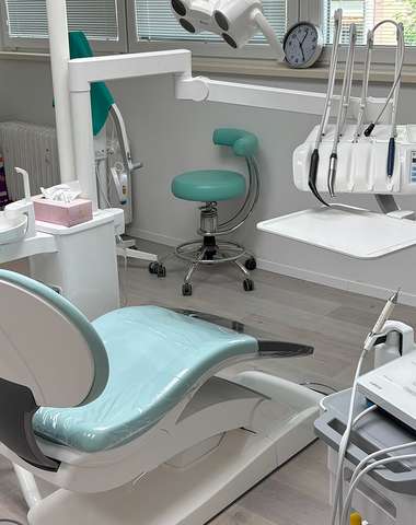 Dentálna hygiena a profesionálne bielenie na klinike Dentmedik