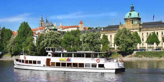 Objavte čaro Prahy z lode – živá hudba, raut a výhľady na pamiatky/Praha - Vltava