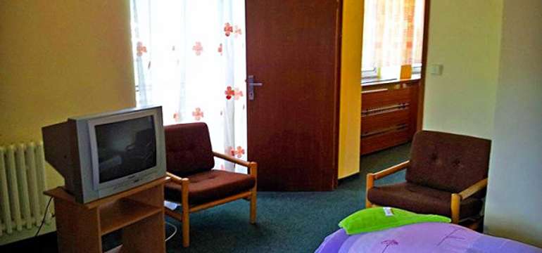 Cenovo nenáročné ubytovanie v útulných izbách s nádychom retro štýlu v hoteli Veterník