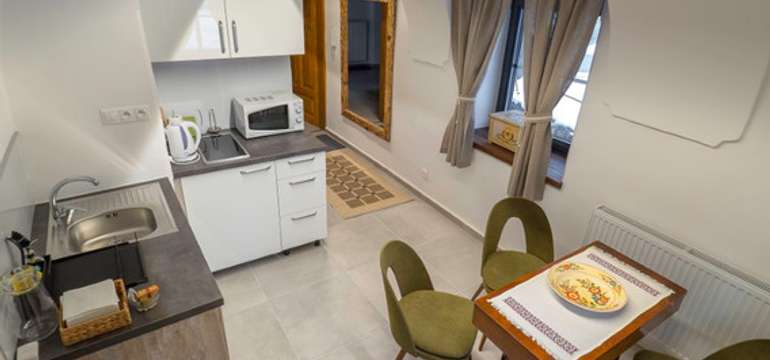 Všetky apartmány disponujú kompletne vybavenou kuchyňkou