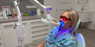 Dentálna hygiena a profesionálne bielenie na klinike Dentmedik