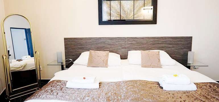 Všechny pokoje jsou standardně vybavené king-size postelemi 200x200 cm