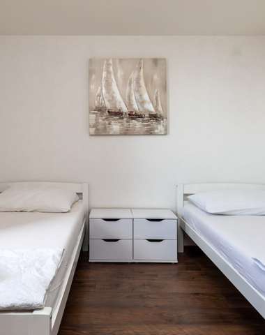 Na výber máte ubytovanie v apartmánoch č.1 a č.2 pre 4 až 7 osôb 