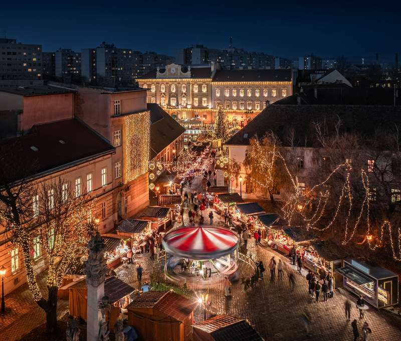 Výlet na adventné trhy do Budapešti s cestovnou kanceláriou Travelholic