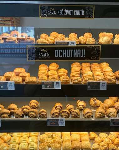 Akákoľvek pizza 1+1 zadarmo alebo MINI sladké a slané pečivo so sebou v ŠancElizé na Šancovej