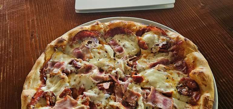 Pizza podľa vlastného výberu v reštaurácii U Doktora