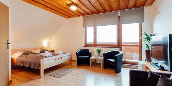 Slanický dvor na břehu Oravské přehrady s vlastním wellness centrem a řadou slev na atrakce/Slovensko - Orava - Námestovo - Slanická Osada