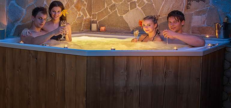 Wellness centrum - vírivka