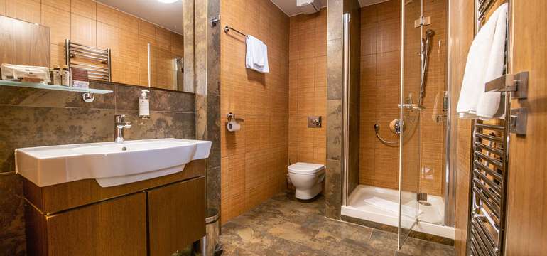 Hotel DIPLOMAT**** –  kúpeľňa v apartmáne