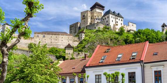 Hotel pod hradom***: Pohodový pobyt s raňajkami a výhľadom priamo na Trenčiansky hrad/Trenčín