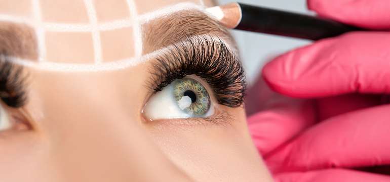 Púdrové obočie, nanoblading obočia i permanentný makeup