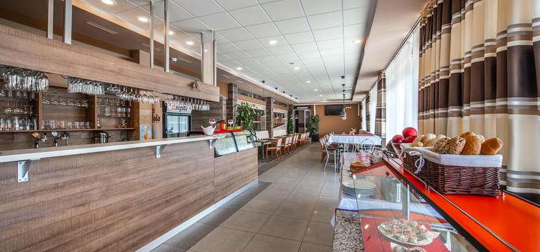 Aqua Sport Hotel*** s vodním světem a polopenzí