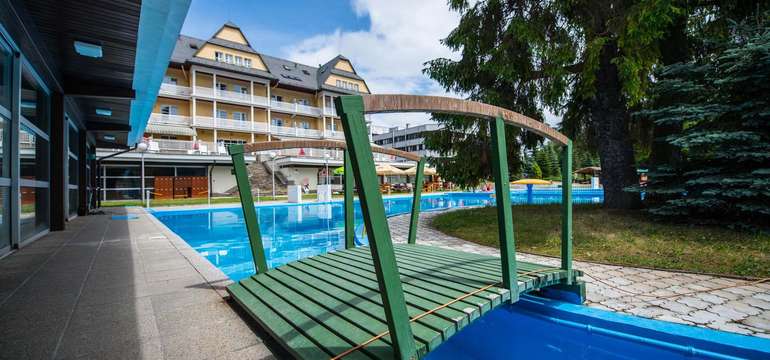 Grand Hotel Strand**** leží priamo v centre Kúpeľov Vyšné Ružbachy