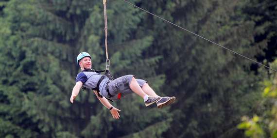 Adrenalínová jazda na kladke: Vyskúšajte obrí Zipline v Čutkove!/Čutkovo