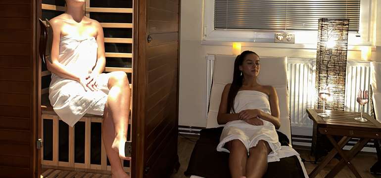 Súčasťou párovej masáže je aj infra sauna