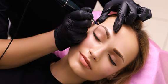 Permanentný make-up: Aquarell lips, očné linky aj obočie v centre tvárovej kondície Diamondface/Bratislava - Ružinov