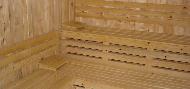 Vstup do wellness (fínska, parná a infrasauna, vírivka) na 2 hod.