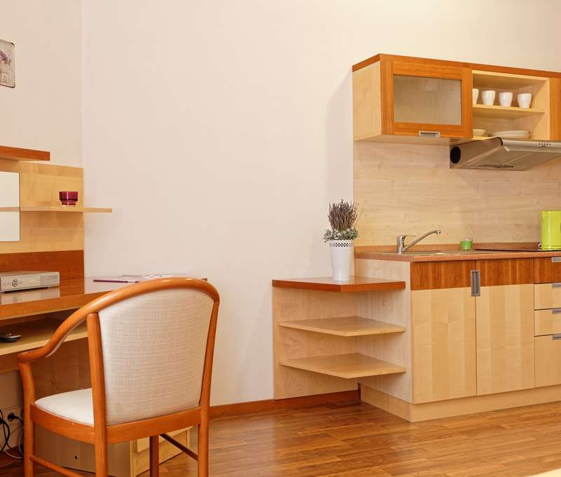 Apartmány majú plne zariadený kuchynský kút (sporák, sendvičovač, mikrovlnka, kanvica, riad)