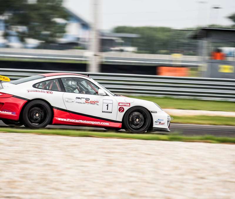 Jazda pre teenagerov na Porsche či Mustangu