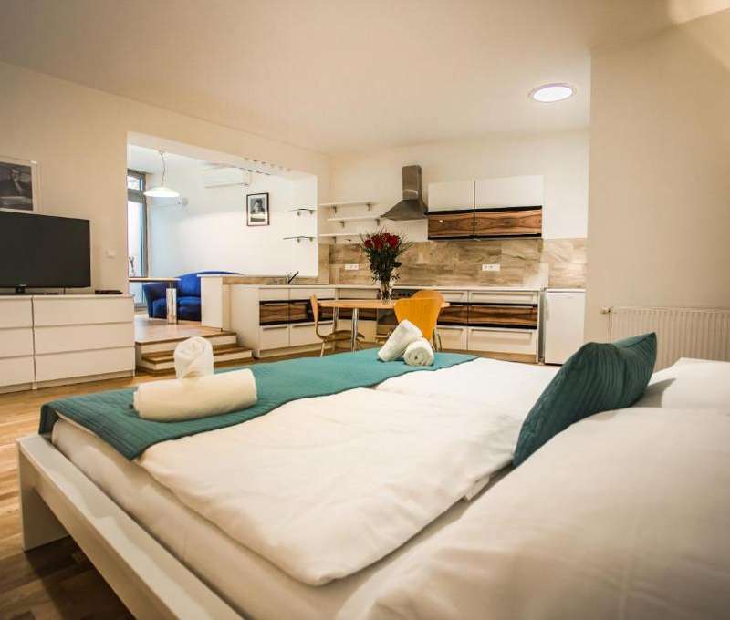 Štýlový Film Hotel v centre Bratislavy s raňajkami