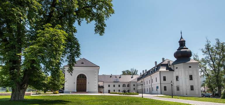 Málokde vás privíta taká atmosféra ako v kaštieli Château Appony****
