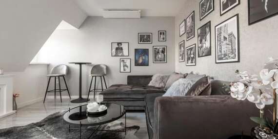 Honosné apartmány v srdci malebnej Banskej Štiavnice s dobovými freskami a dizajnovým nábytkom/Banská Štiavnica