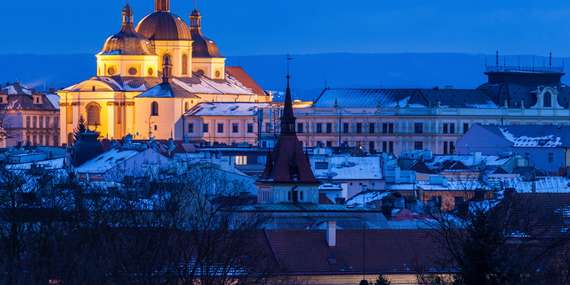 Rozprávkový hrad Bouzov a adventné trhy v Olomouci s cestovnou kanceláriou Travelholic/Česko - Olomouc