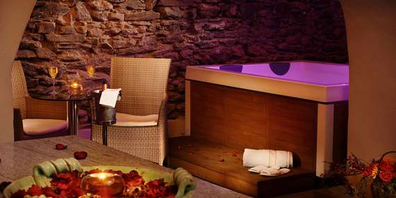 Privátny wellness so sektom a ovocím v hoteli Ambassador**** priamo v centre Košíc/Košice - Staré Mesto