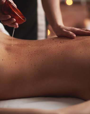 Perfektný relax spojený s masážou, aróma olejmi a uvoľnením