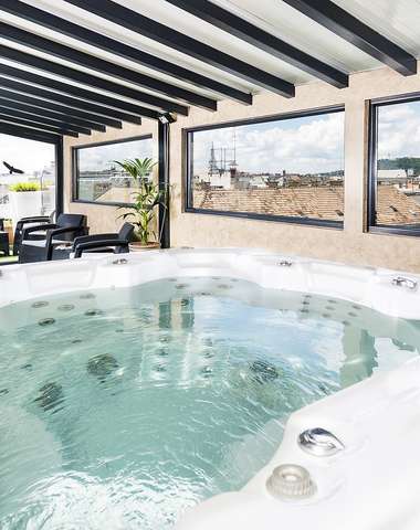 Střešní wellness hotelu Bo33**** v Budapešti je vám k dispozici neomezeně