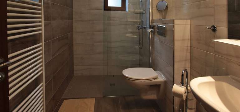 Sú 2-izbové, 42m2+5m2 balkón orientovaný na západ s výhľadom na zjazdovku