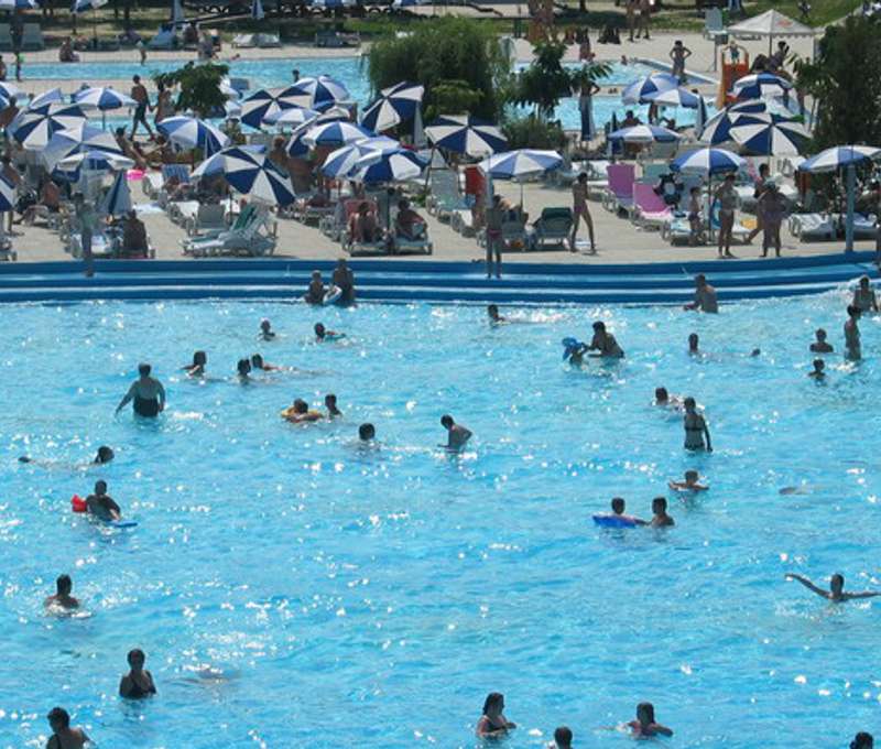 Apartmány Solaris stoja len 80 m od termálneho kúpaliska Vadaš v Štúrove