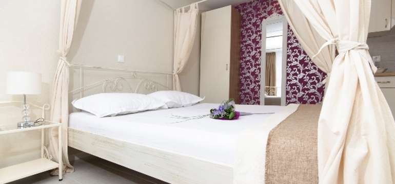 Štúdio apartmán vo vile Bougenvilia je vhodný pre páry alebo rodiny s 1 malým dieťaťom