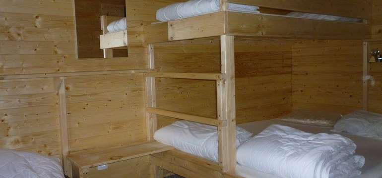 Základně vybavené pokoje nabízí nezbytné pohodlí