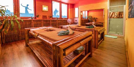 Romantické chvíle na párovej masáži – objatie kokosovým olejom a omamnou vôňou v Sky Ban Pai Thai/Bratislava – Staré Mesto