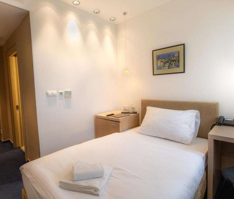 Hotel Villa Nečas****, ubytovanie v štandardnej jednolôžkovej izbe