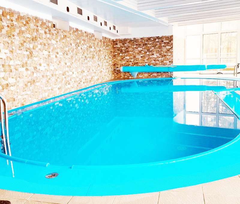 Nikdy nekončiaceho relaxu sa dočkáte vďaka neobmedzenému vstupu do hotelového bazéna a sauny