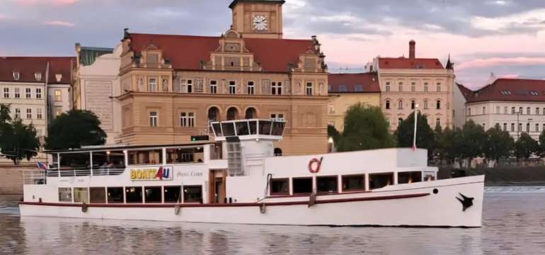 Zážitková plavba loďou po Vltave