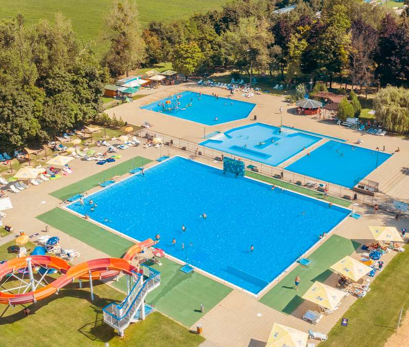 Wellness Hotel Patince****, výhľad na vonkajší areál